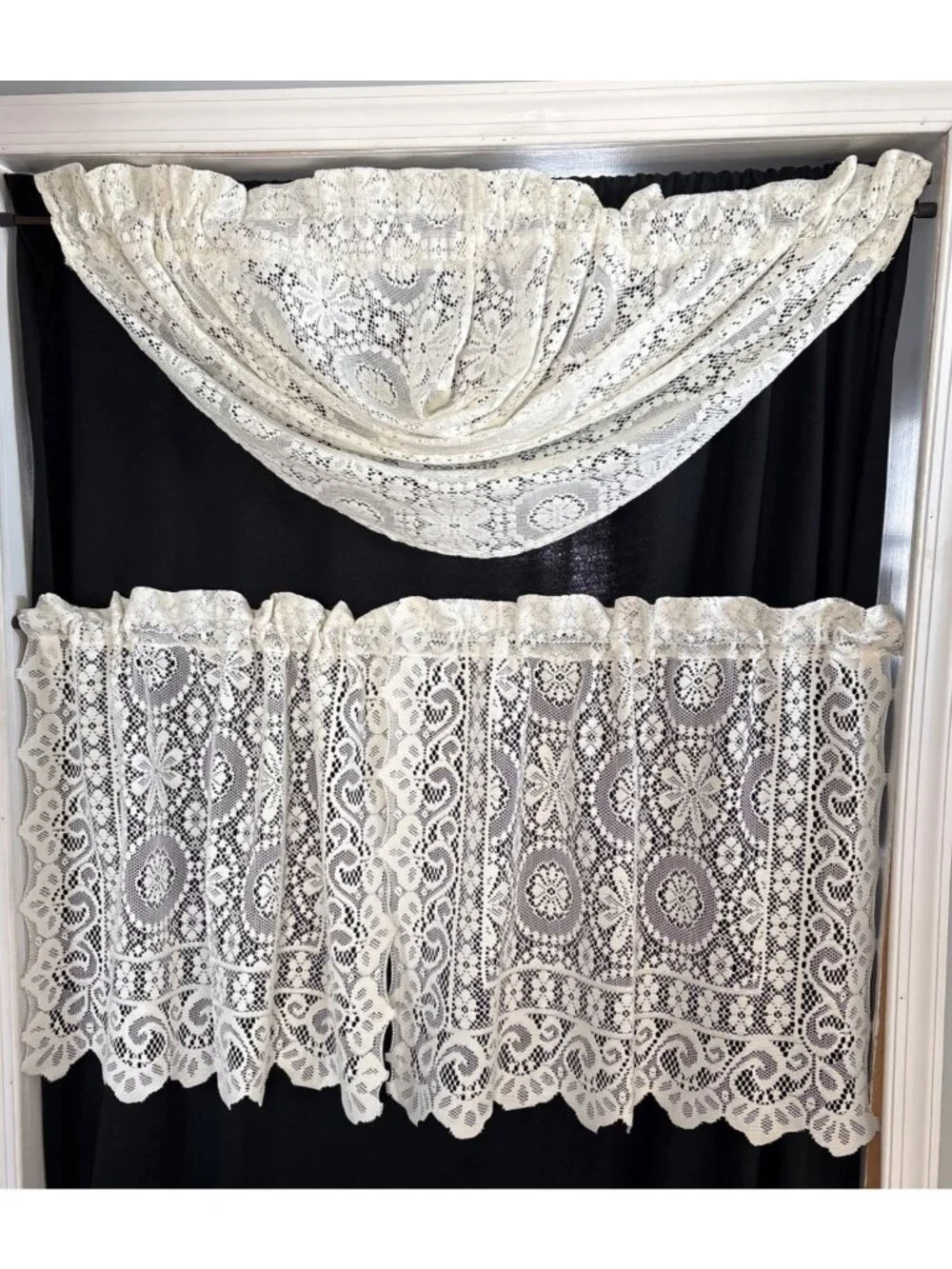 Cream Lace Curtain Set 56
